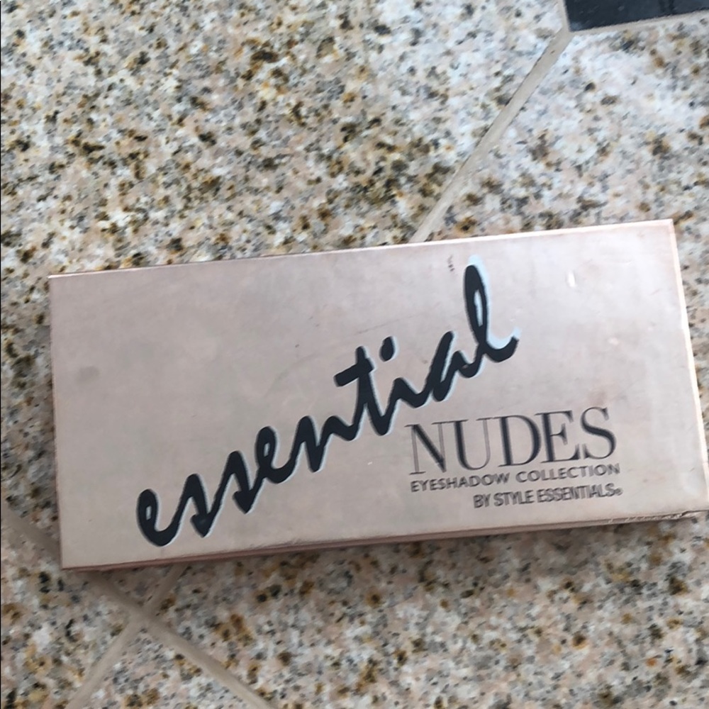 Essential modes eyeshadow collection